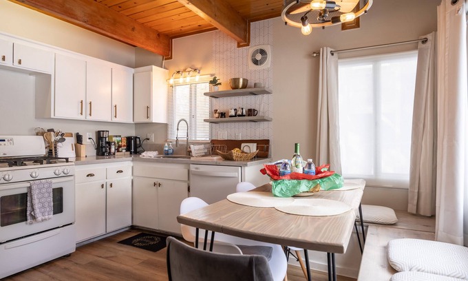 Big Bear City Cabin | "Onward Cabin" Charming country cabin set in a serene wood setting, pets welcome