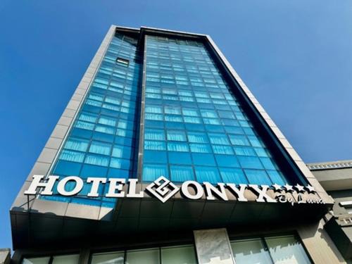 Oran Hotel | ONYX by luna