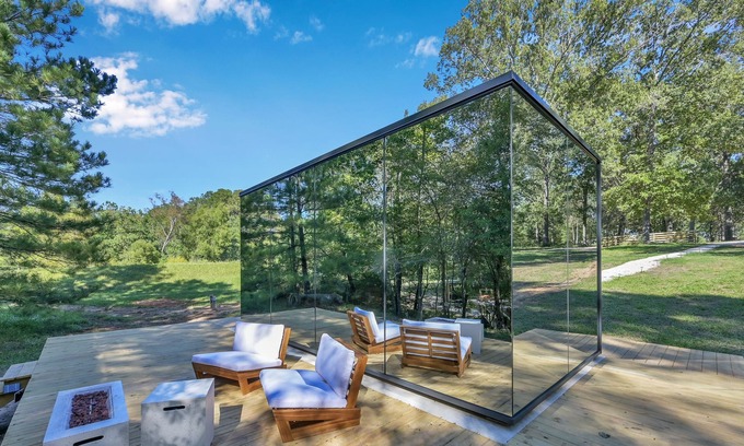Coldspring House | OOD Mirror House At Cameron Ranch Glamping