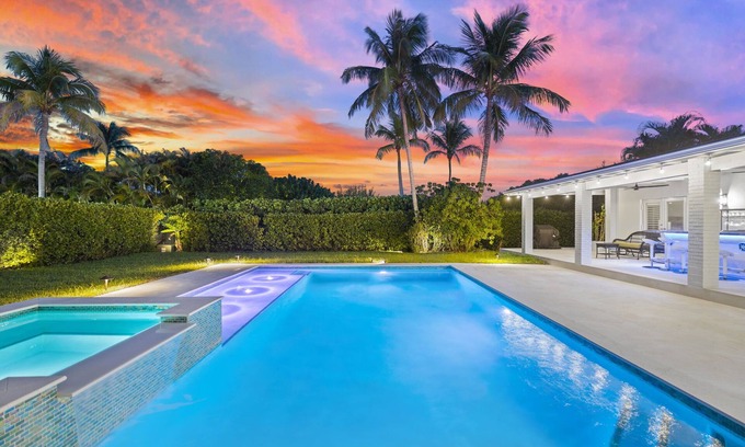 Ludlam House | Opal Oasis Luxury Home - Private Pool & Spa!