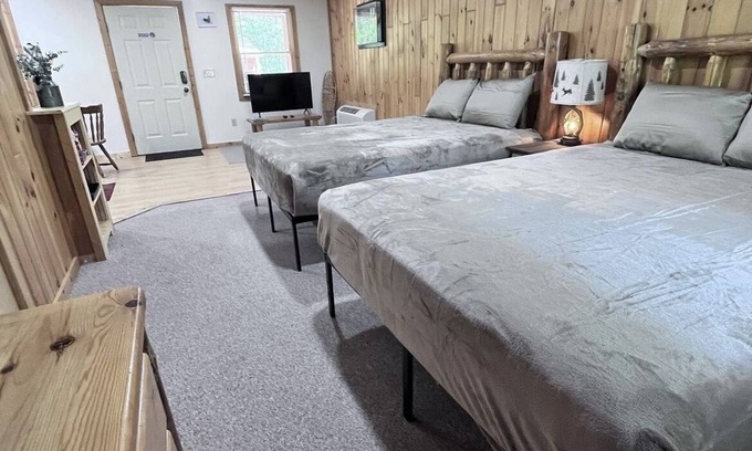 Wellston Cabin | Open Floor Plan Two Queen Bedroom in Manistee National Forest #3