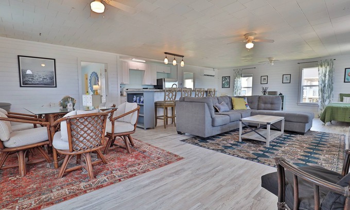 San Luis Beach House | Open plan house w/close Beach Access & both Ocean & Bay Views