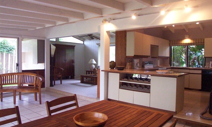 Kailua House | Open-Plan Lush Garden Home Near Kailua & Lanikai Beaches