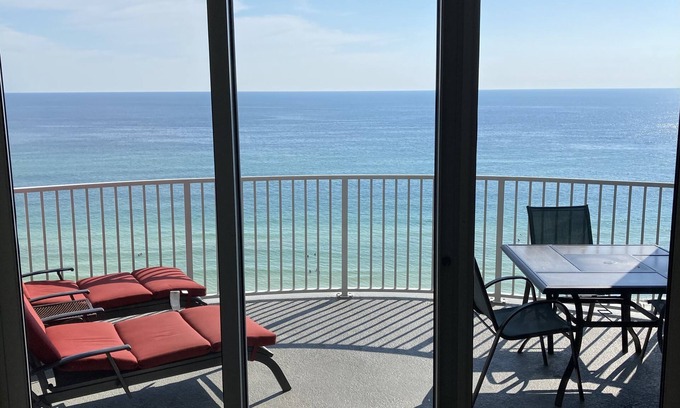 Long Beach Condo | OPEN Sept 19-26 GULF VIEW Two free beach chairs Mar-Oct LARGE BALCONY