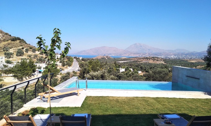 Kamilari Villa | open sky villa Kamilari-infinity pool