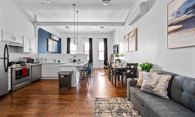 Central Business District Apartment | Open space lux studio near EWR - 1 min walk to Prudentialn