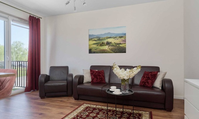 Fabryczna Apartment | Opoczyńska 14 | Elegant Apartment | Desk