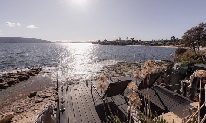 Opossum Bay House | Opossum Oasis: Waterfront Home in Opossum Bay