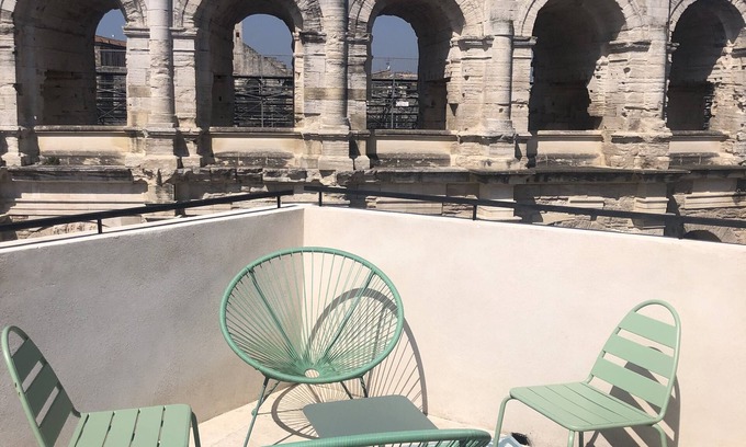 Arles City Centre House | Opposite Les Arenes and La Major