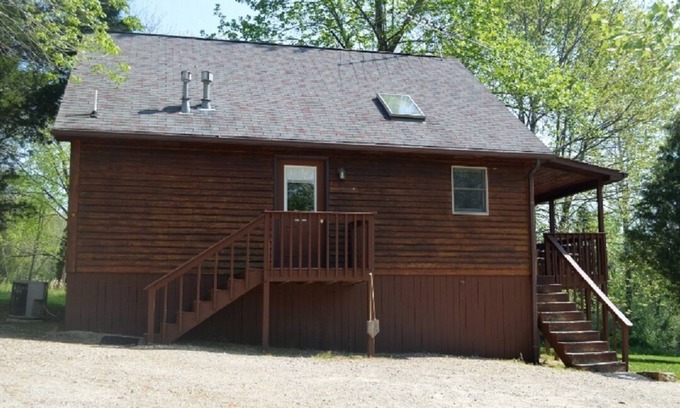 Eckerty Cabin | Optimum Cabin 9 with Jacuzzi and HOT TUB on Patoka Lake in Southern Indiana