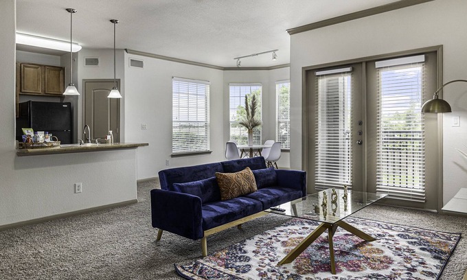 Webster House | Opuluxe 2BD/2BA Stylish Suites w/ Pool & Gym!