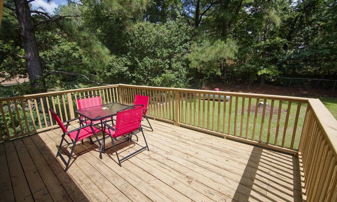 Pine Forest House | Opuluxe Enjoy Fayetteville's Unit 1 Hidden Gem!