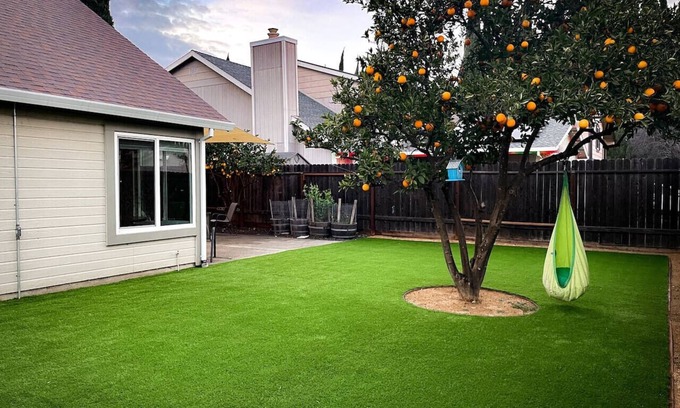 Vacaville House | Orange Blossom Bungalow - 2/2 Lush Yard+Kids Toys!