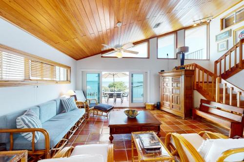 Tavernier House | Orange Blossom Retreat