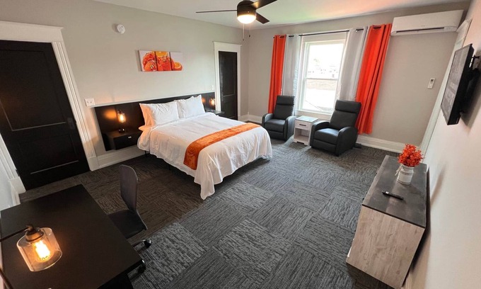 Leitchfield Other | Orange Dream Room 🚭