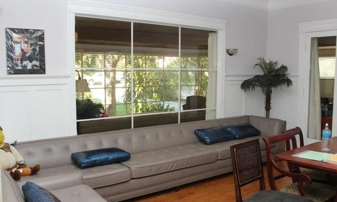 Hollywood Hostel | Orange Drive Hostel