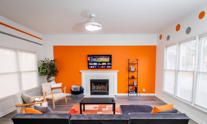 Southeast Raleigh House | Orange Hills! 4 Bdrms & Hot Tub!