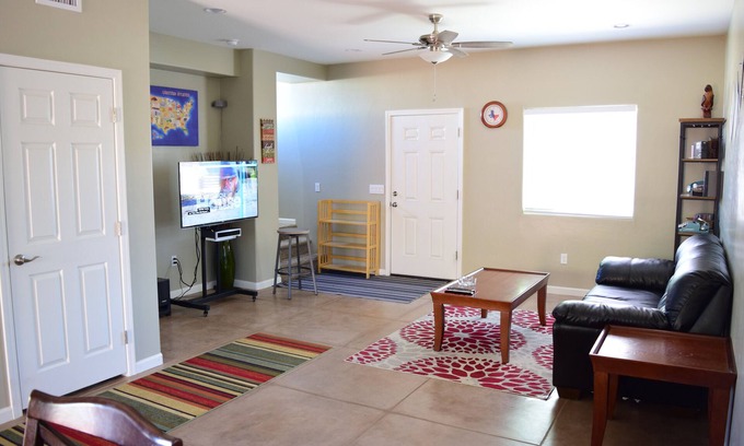 Palo Verde House | ORANGE HOUSE 2019NEW HOME 2 SUITES NEAR UA (Unit2)