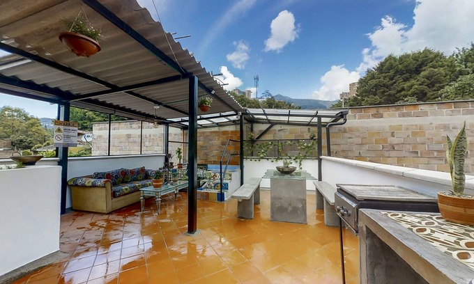 Los Naranjos House | Orange House