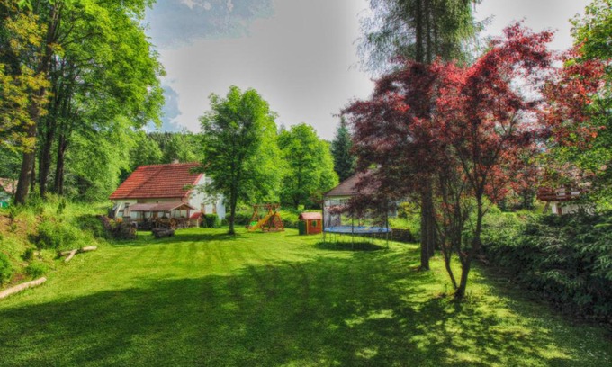 Kladenske Rovne Cabin | Orange House