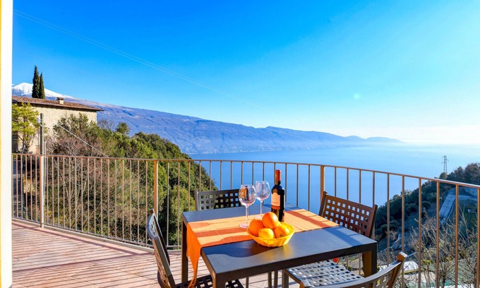 Tignale Apartment | Orange House with breathtaking lake view