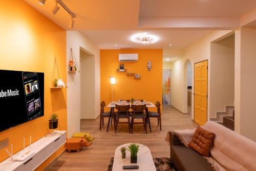 Bukit Baru Apartment | Orange Tatami Funny House at Bukit Beruang Malacca