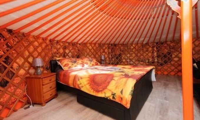 Turriff Cabin | Orange Yurt with Hot Tub- Sleeps 3, Parking & WiFi