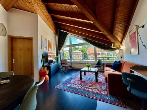 Alt-Wetter Apartment | Orange Zebra Suite 4P mit Tiefgarage