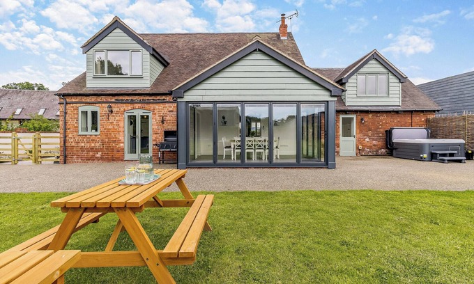 Pontesbury Cottage | Orchard Barns - UK47200