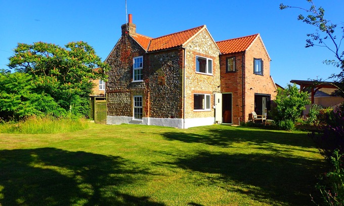 King's Lynn House | Orchard Cottage - beautiful indoor/outdoor living.