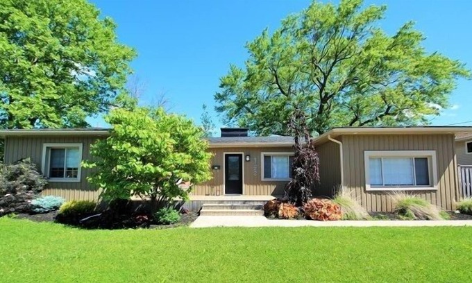 Fort Erie House | Orchard Shores - Fabulous Fort Erie Find!