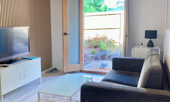 Narre Warren Apartment | Orchid Guest Suite with private entrance and yard