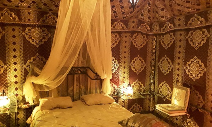 Lliber Cabin | Oriental Prince's Tent - the "1000 and 1 Night" experience