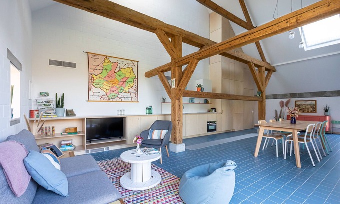 Halle House | Original renovated barn, near Antwerp