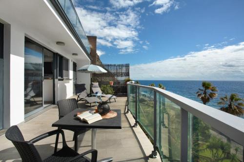 Jardim do Mar Apartment | Original Wave House
