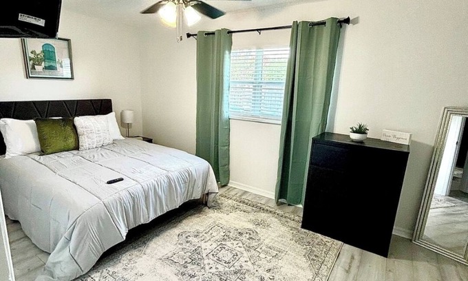 Pine Castle House | Orlando Airport-5 miles-Charming 2-bedroom, 2 bath-HS Business Internet