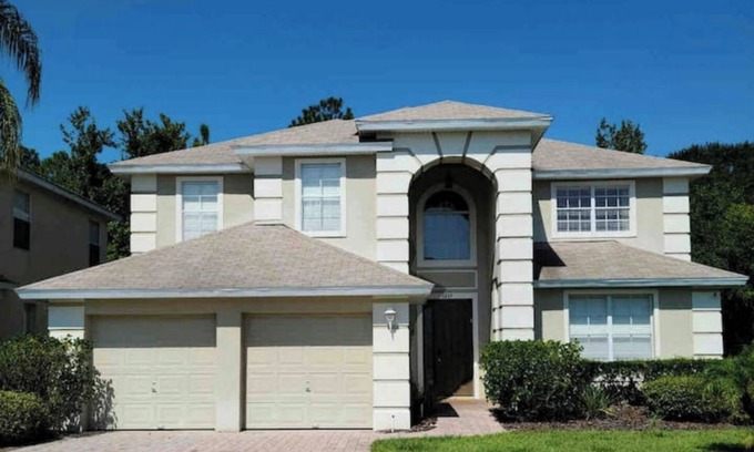 Thousand Oaks House | Orlando Disney Vacation 5BR, 2 King Beds, Pool & Spa, Themed Rooms 5 Min to Shop