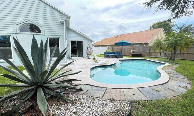 Chuluota House | Orlando Heated*Pool Home close to Disney/UCF