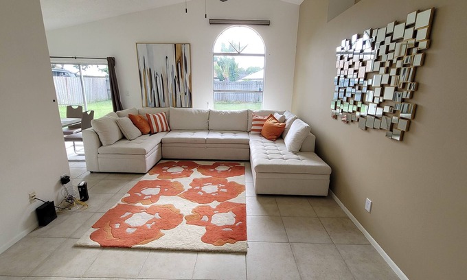 Orlando House | Orlando Home near Parks! Quiet ￼ neighborhood! Nice price!