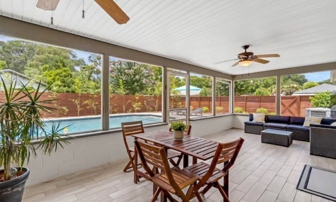 Altamonte Springs House | Orlando Poolside Oasis