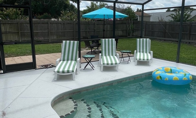 Deltona Lakes House | Orlando Theme Parks - Beaches - Port Canaveral - Space Center