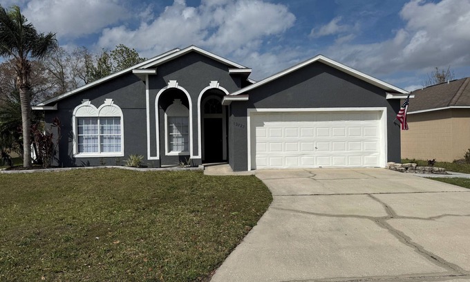 Orlando House | ORLANDO UCF Vacation House/ORLANDO SPEED WORLD/Parks/Beaches/SLEEPS 8