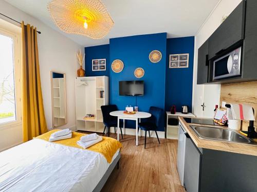 La Madeleine Apartment | ORLEANS BORD DE LOIRE - Etablissement avec 3 studios - Le Quai Saint Laurent - BY PRIMO C0NCIERGERIE