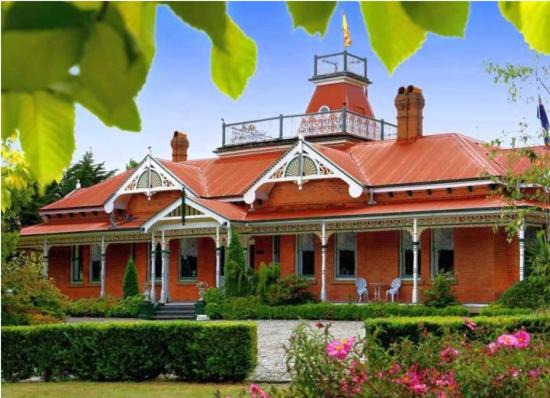 Strahan Bed & Breakfast | Ormiston House