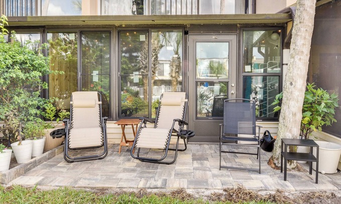 Ormond Beach House | Ormond Beach Condo w/ Private Beach Access!