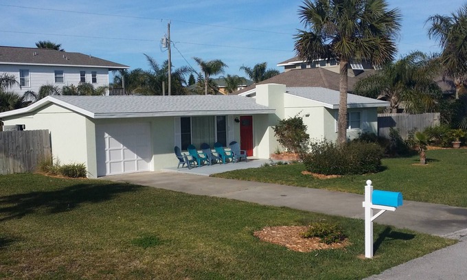 Ormond Beach House | Ormond by the Sea Beach Cottage, quiet, kid & dog friendly, moments to the beach