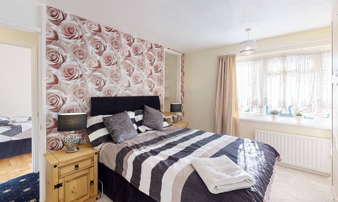 London Borough of Bromley House | Orpington North Townhouse 3 Bed 1 Bath near high street