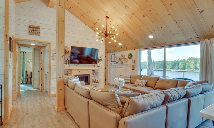 Florence Cabin | Orwell Cabin on Sunrise Lake w/Private Dock & BBQ