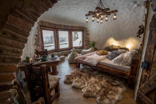 Pcim Ski Chalet | Osada Jaworzyny - Domek Hobbita z jaskinią SPA