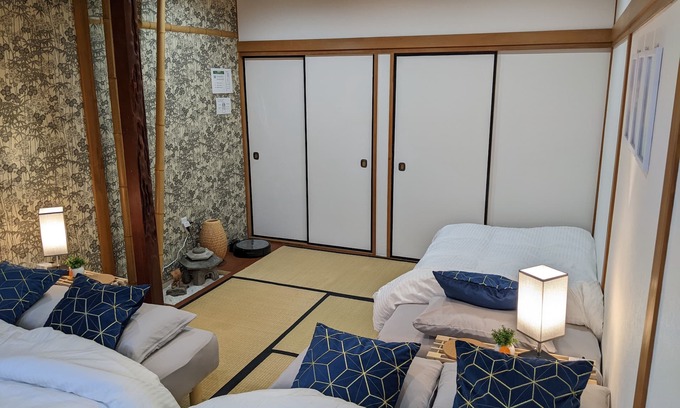 Nishinari House | Osaka Hanazoncho U-home, Near Namba area